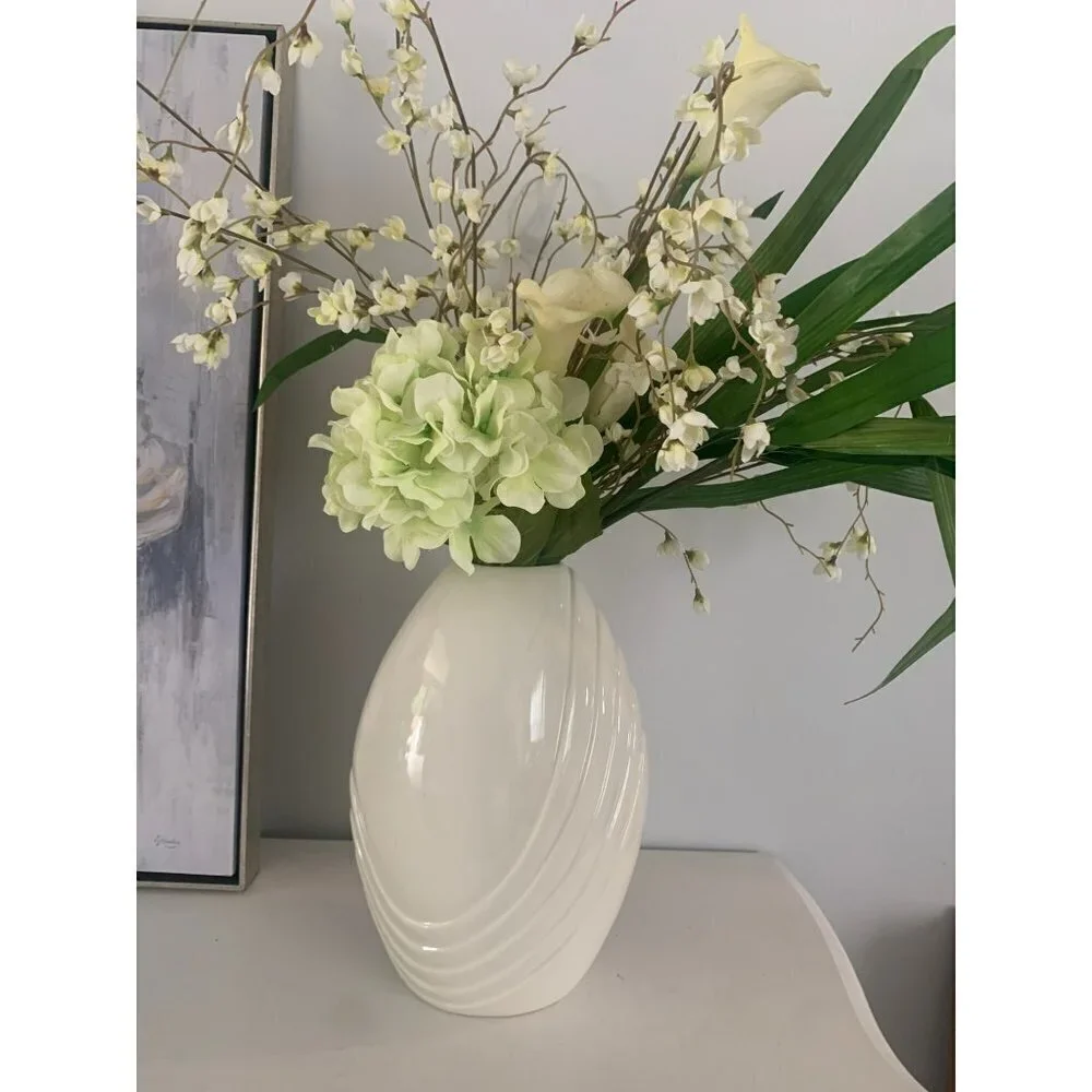 NCI Oval egg shape 1980s Off white Swelling Vase 12.5” MCM‎ vintage ceramic home